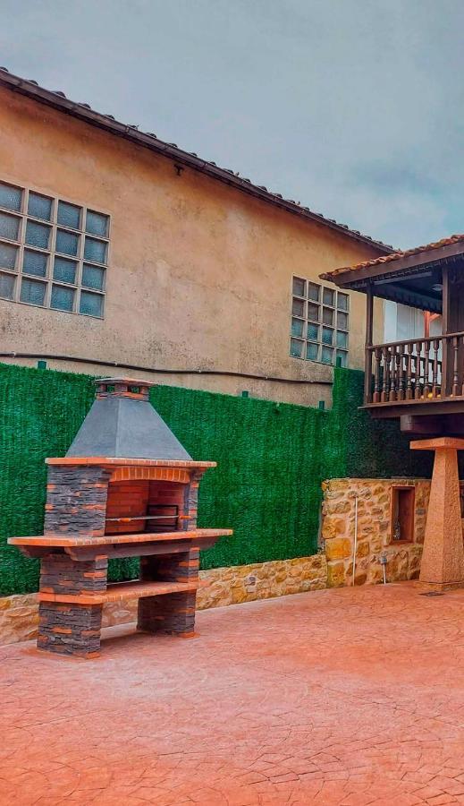 Onís Los Campos Vivienda Vacacional מראה חיצוני תמונה